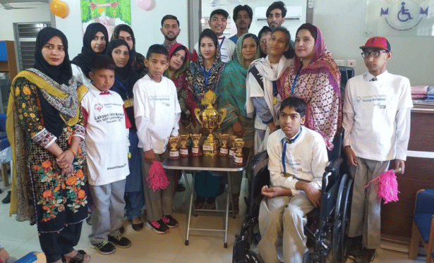 Group photo of volunteers and community members